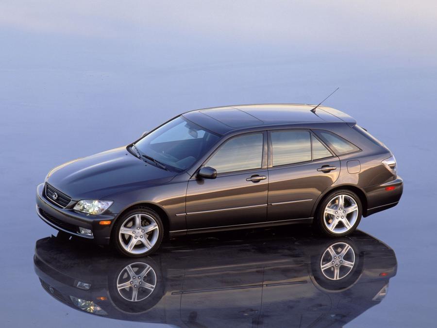  Lexus IS300 SportCross 2001 года  (фото 5 из 12)